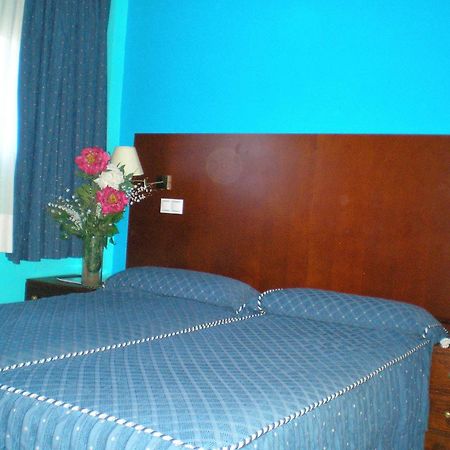 Auto Check In Hotel Las Nieves Jaca Ngoại thất bức ảnh
