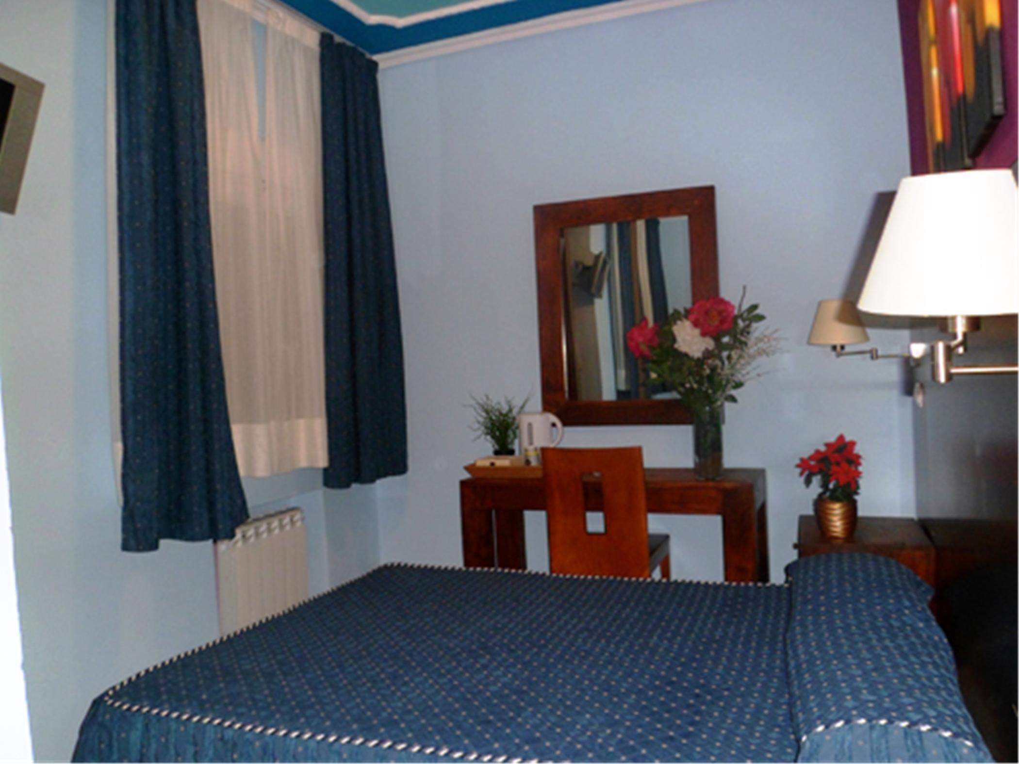 Auto Check In Hotel Las Nieves Jaca Ngoại thất bức ảnh