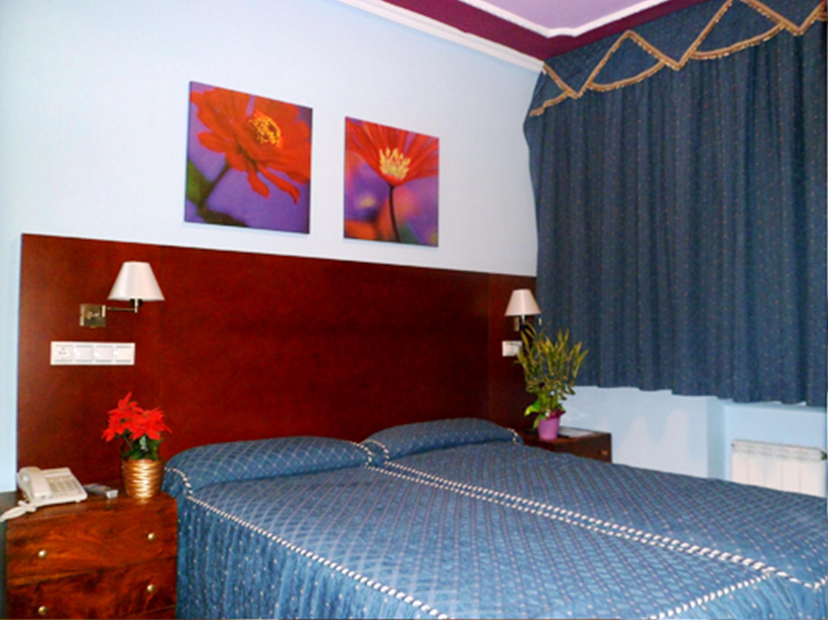 Auto Check In Hotel Las Nieves Jaca Ngoại thất bức ảnh