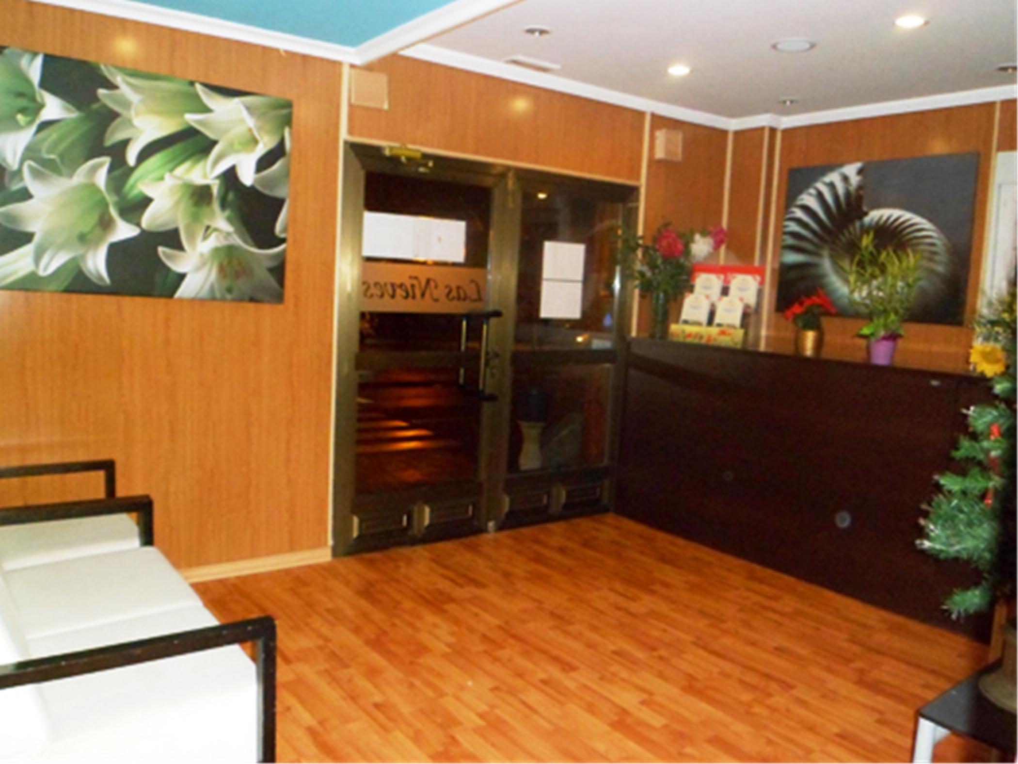 Auto Check In Hotel Las Nieves Jaca Ngoại thất bức ảnh